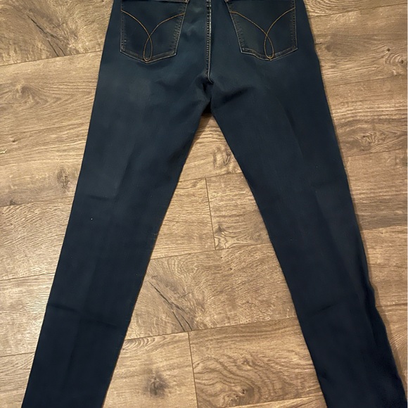 Calvin Klein size 10 skinny Jean.  No flaws. Great condition. - Picture 2 of 2